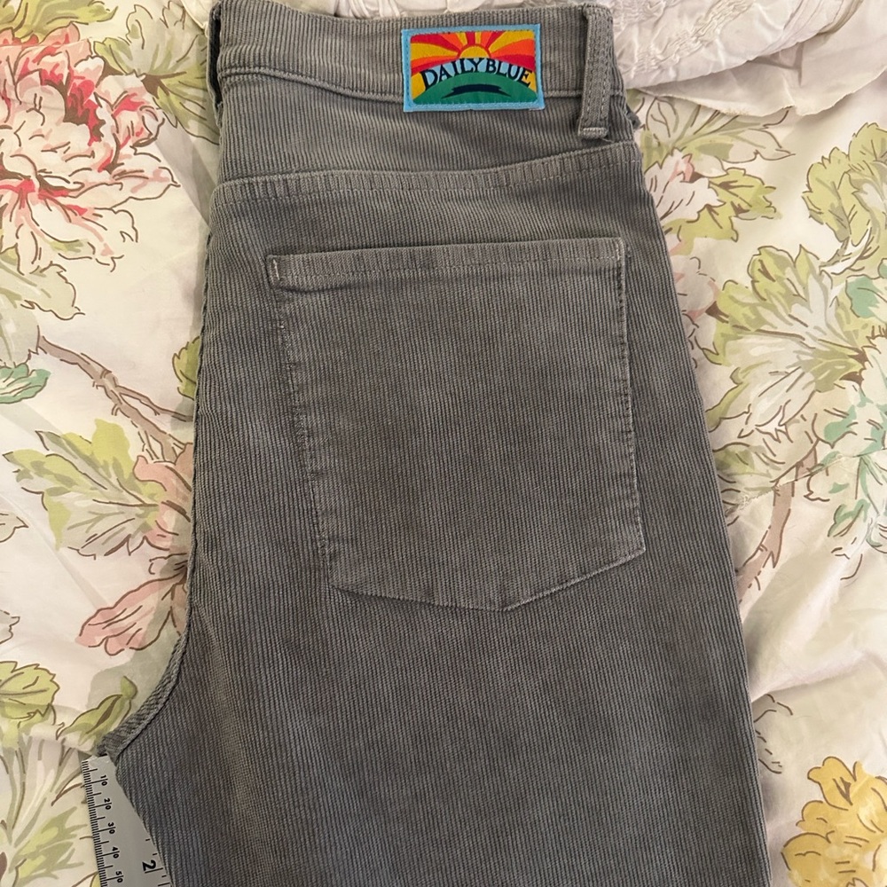Women's Gray Straight Leg Jeans
